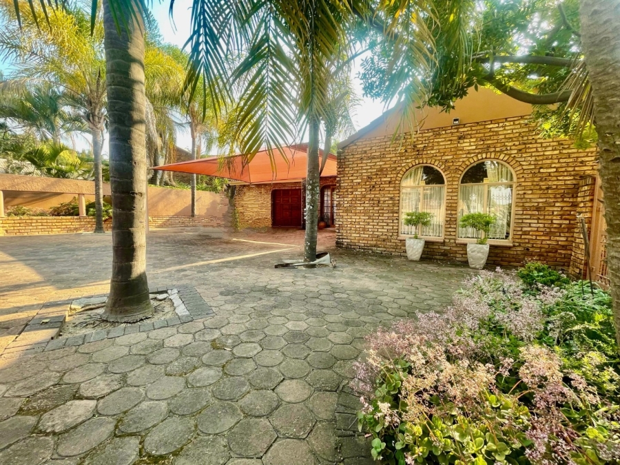 4 Bedroom Property for Sale in Safari Gardens North West